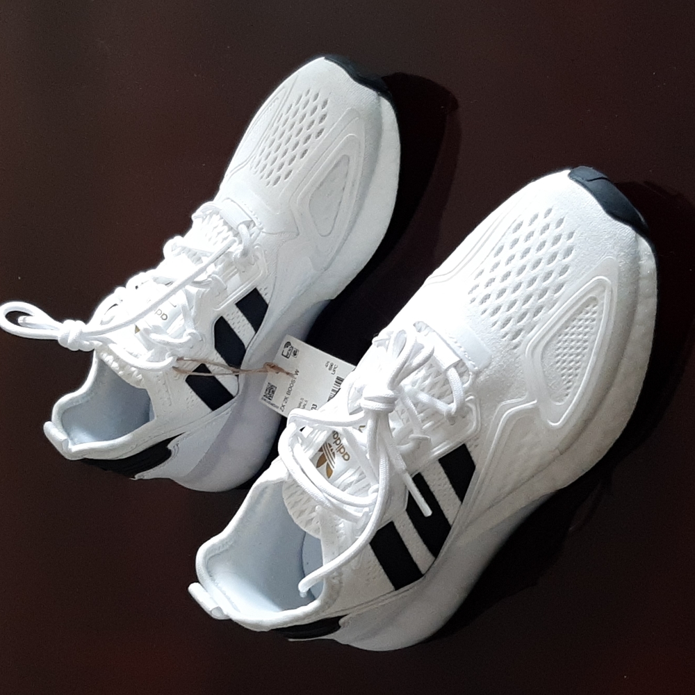Adidas ZX 2K Boost Originals white/black size 6, NWT and original box